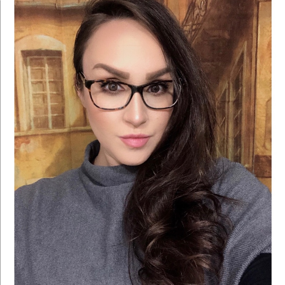 Meet your Posher, Anita